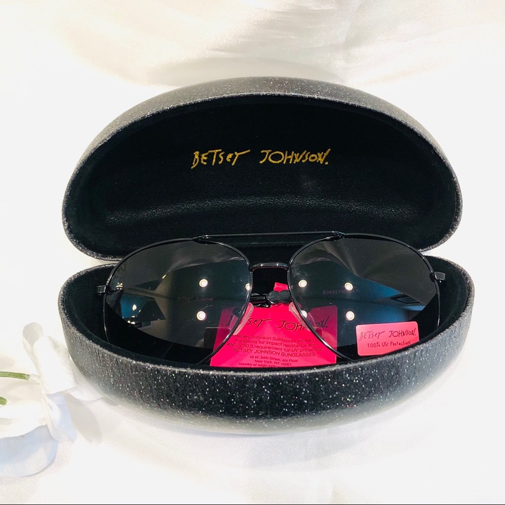 ‼️SOLD‼️Betsey Johnson Black Aviator Sunglasses - Picture 7 of 10
